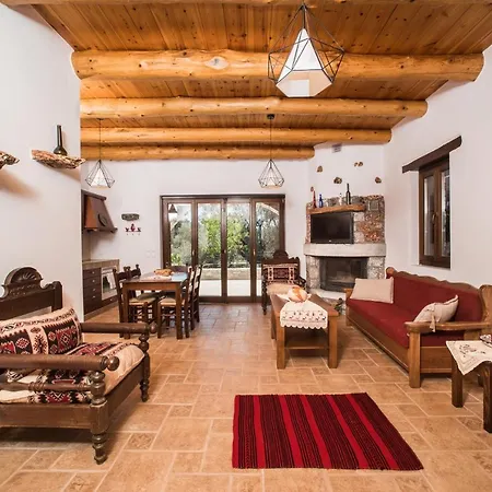 Holiday home Aradena Traditional House 4