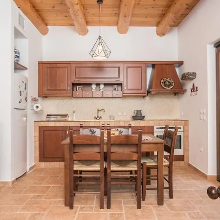 Aradena Traditional House 4 Holiday home Aradhaina