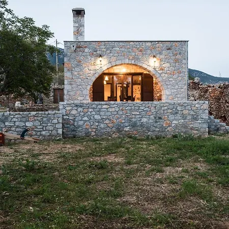 Aradena Traditional House 4 Holiday home *
